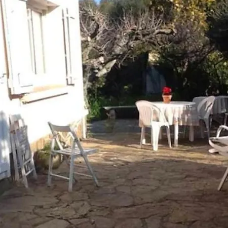 Confortable A Avec Terrasse Hyères
