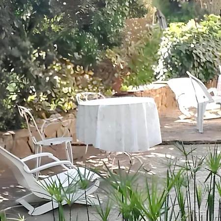 Confortable A Avec Terrasse Hyères